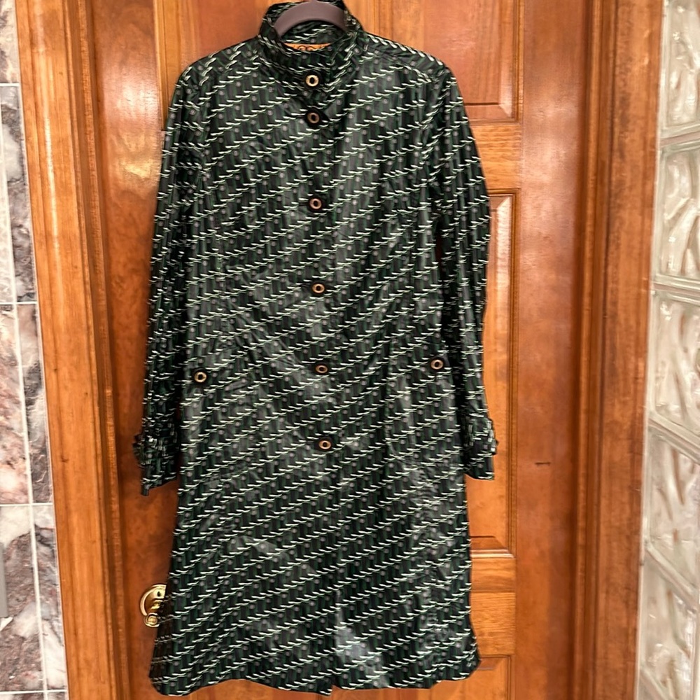 Tory Burch rain slicker. Never worn 💚